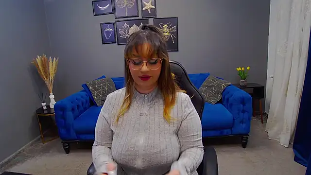 Katewalker  online show from January 20, 6:10 pm