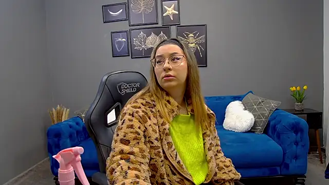 Katewalker  online show from February 3, 6:07 pm