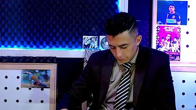 Darko0717 online show from February 12, 1:37 pm