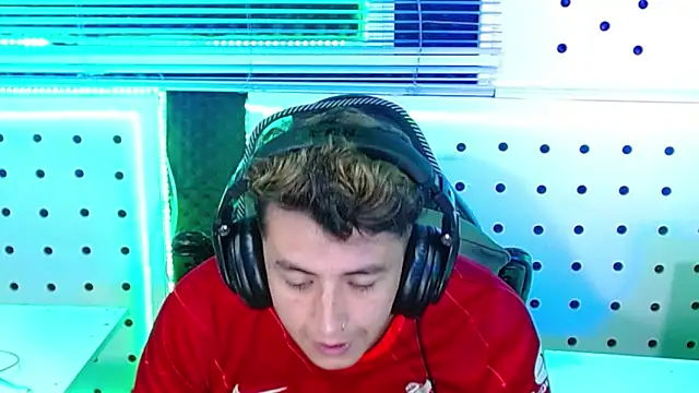 Darko0717 online show from November 17, 1:11 am