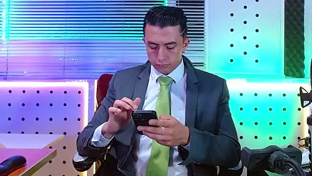 Snapshot of Darko0717 chatting on May 30, 3:42 pm Darko0717 online show from May 30, 3:42 pm