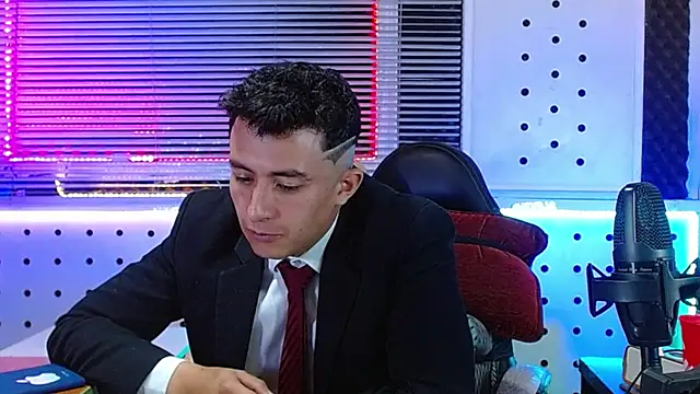 Snapshot of Darko0717 chatting on June 3, 2:33 pm Darko0717 online show from June 3, 2:33 pm