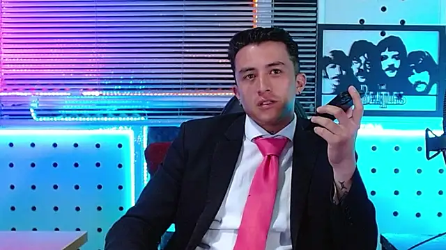 Snapshot of Darko0717 chatting on June 14, 11:07 pm Darko0717 online show from June 14, 11:07 pm