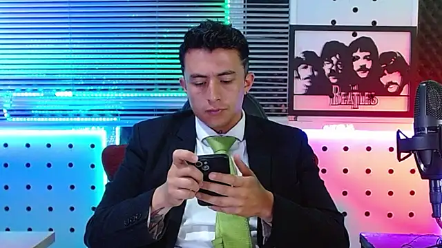 Snapshot of Darko0717 chatting on June 15, 11:56 am Darko0717 online show from June 15, 11:56 am
