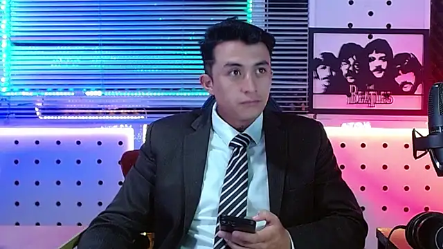 Snapshot of Darko0717 chatting on June 17, 1:34 pm Darko0717 online show from June 17, 1:34 pm