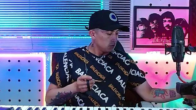 Darko0717 online show from July 9, 10:36 pm