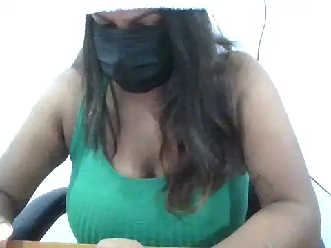 Snapshot of Black_Beauty997 chatting on December 8, 9:57 am Black Beauty997 online show from December 8, 9:57 am