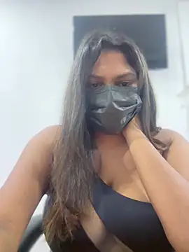 Snapshot of Black_Beauty997 chatting on February 12, 5:37 pm Black Beauty997 online show from February 12, 5:37 pm