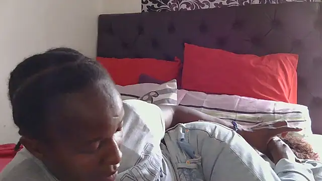 sluttylaura21 online show from November 5, 1:22 pm