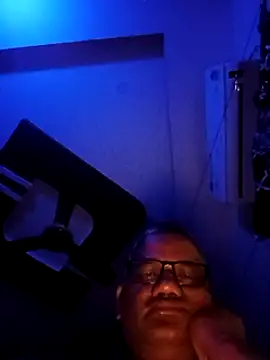 StarPacifist6 online show from December 29, 1:13 am