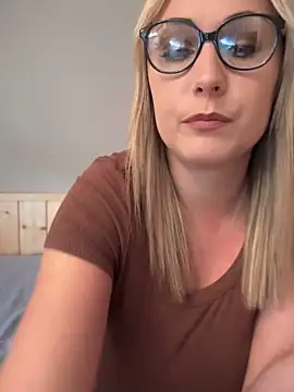 Leanymphoo online show from October 7, 8:55 am