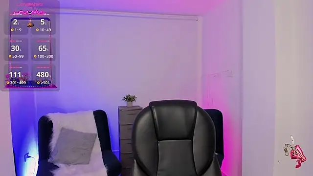 Snapshot of emilly_smith_1 chatting on October 17, 3:42 am emilly smith 1 online show from October 17, 3:42 am