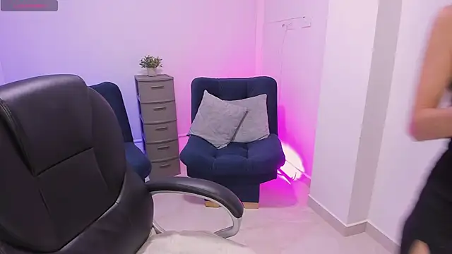 emilly smith 1 online show from November 8, 11:03 pm