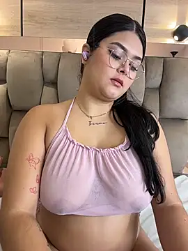 im mou  online show from December 15, 1:04 pm