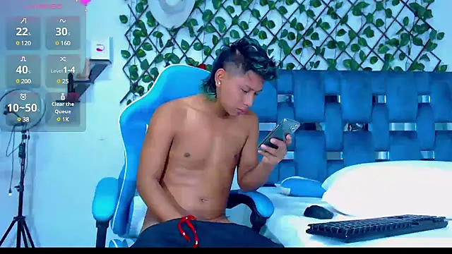 Snapshot of Hakim_prettynigg chatting on December 6, 3:22 pm Hakim prettynigg online show from December 6, 3:22 pm