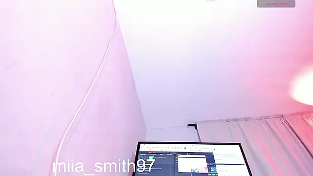 Snapshot of miia-smith97 chatting on July 29, 10:52 pm miia-smith97 online show from July 29, 10:52 pm