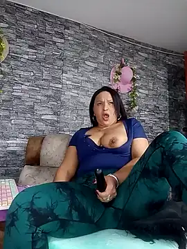 Danna Paolaa  online show from February 5, 6:46 am