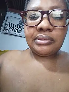 Snapshot of YELLOW_BONE chatting on June 10, 8:30 pm YELLOW BONE online show from June 10, 8:30 pm