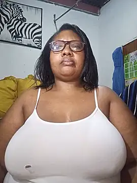 Snapshot of YELLOW_BONE chatting on June 14, 7:49 pm YELLOW BONE online show from June 14, 7:49 pm