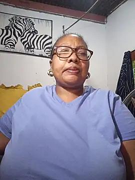 YELLOW BONE online show from August 5, 8:55 pm