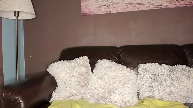 paulblack21 online show from November 4, 3:49 am