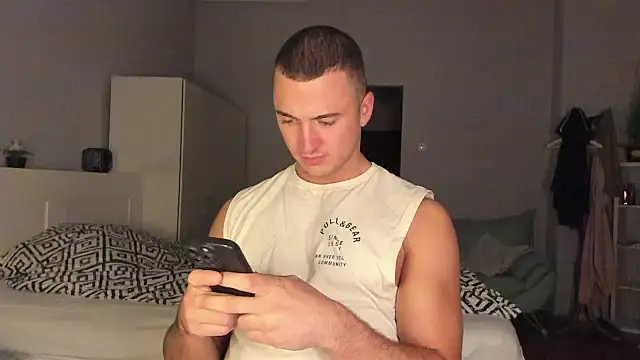 paulblack21 online show from November 17, 9:31 pm