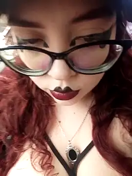 Snapshot of alicce_moon_ chatting on May 4, 9:55 pm alicce moon online show from May 4, 9:55 pm