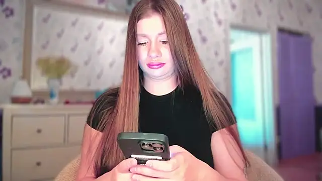 Snapshot of JuicyHelenX chatting on September 23, 11:24 am JuicyHelenX online show from September 23, 11:24 am