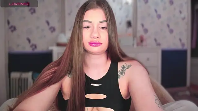 Snapshot of JuicyHelenX chatting on October 3, 4:37 pm JuicyHelenX online show from October 3, 4:37 pm