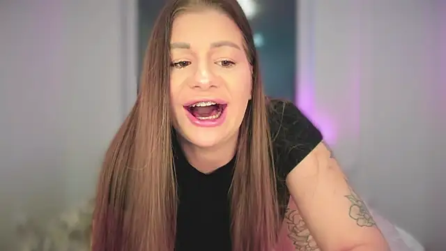 Snapshot of JuicyHelenX chatting on November 16, 3:17 pm JuicyHelenX online show from November 16, 3:17 pm