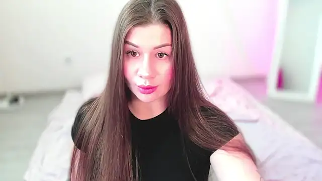 Snapshot of JuicyHelenX chatting on June 19, 10:08 am JuicyHelenX online show from June 19, 10:08 am