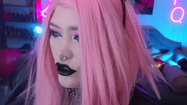 wickedxqueen online show from December 14, 11:01 pm