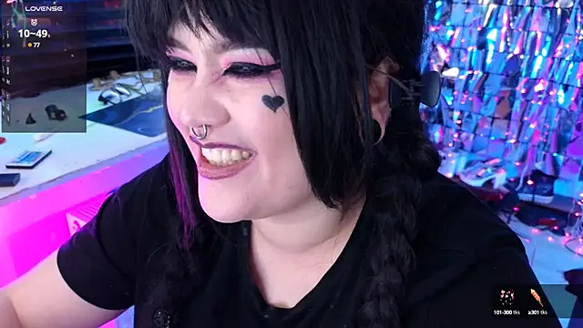 wickedxqueen online show from March 5, 8:00 am