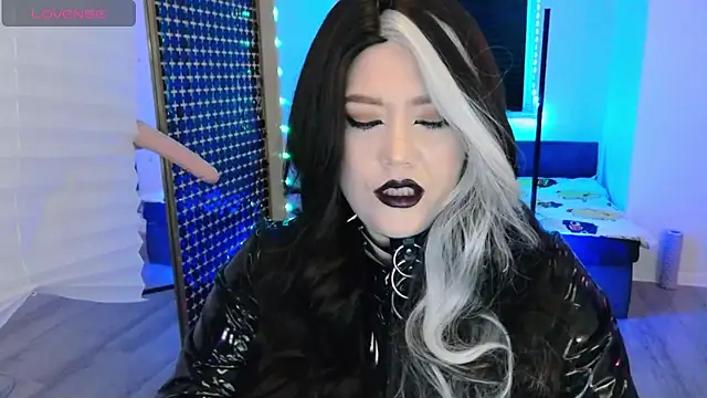 wickedxqueen online show from March 8, 10:13 pm