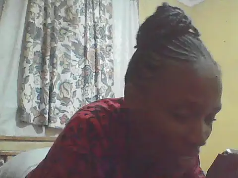 Snapshot of Smillie_prety chatting on June 10, 7:02 pm Smillie prety online show from June 10, 7:02 pm