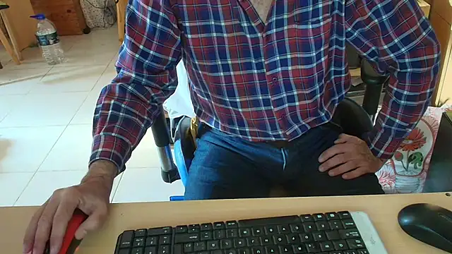 Snapshot of angelgarcia269 chatting on June 3, 12:08 pm angelgarcia269 online show from June 3, 12:08 pm