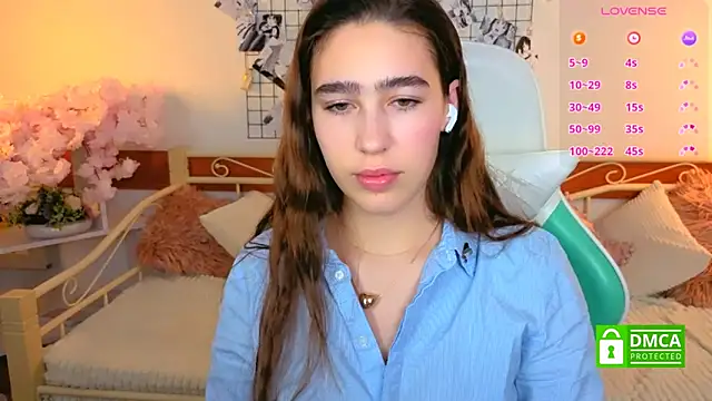  Eliizabeth  online show from March 18, 1:42 am