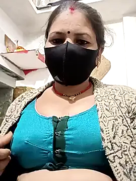 Snapshot of Riyaa-Devi chatting on January 18, 5:04 pm Riyaa-Devi online show from January 18, 5:04 pm