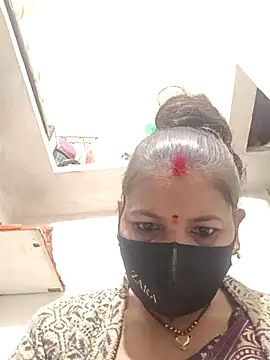 Snapshot of Riyaa-Devi chatting on December 21, 5:42 pm Riyaa-Devi online show from December 21, 5:42 pm