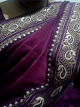 Snapshot of Riyaa-Devi chatting on July 12, 12:51 pm Riyaa-Devi online show from July 12, 12:51 pm