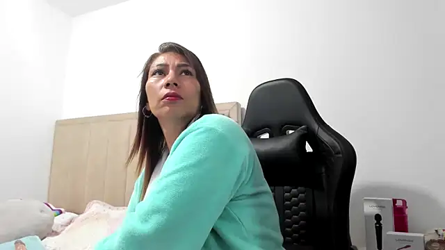 Chloemiller89 online show from October 17, 7:38 pm