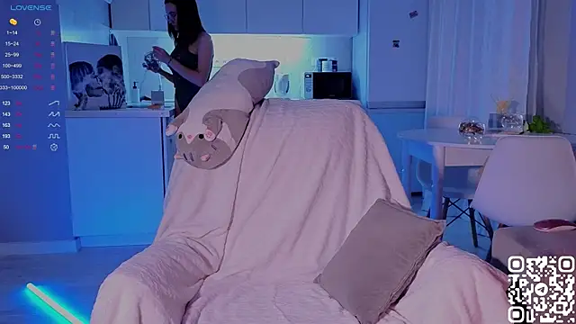 Snapshot of shey1i chatting on December 13, 5:32 pm shey1i online show from December 13, 5:32 pm