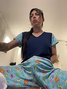 Snapshot of missdirtyhot_ chatting on February 24, 12:37 pm missdirtyhot online show from February 24, 12:37 pm