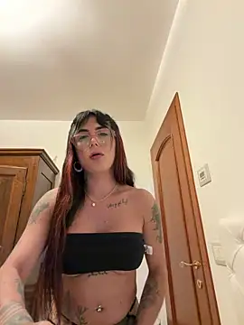 Snapshot of missdirtyhot_ chatting on May 10, 6:13 pm missdirtyhot online show from May 10, 6:13 pm