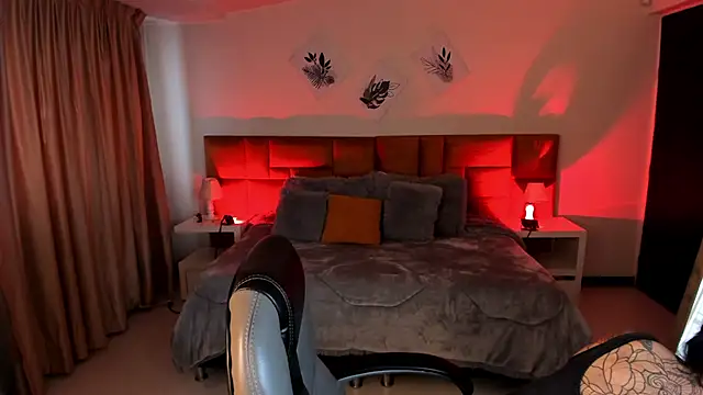 Snapshot of Kristen_Garner chatting on October 29, 8:10 pm Kristen Garner online show from October 29, 8:10 pm