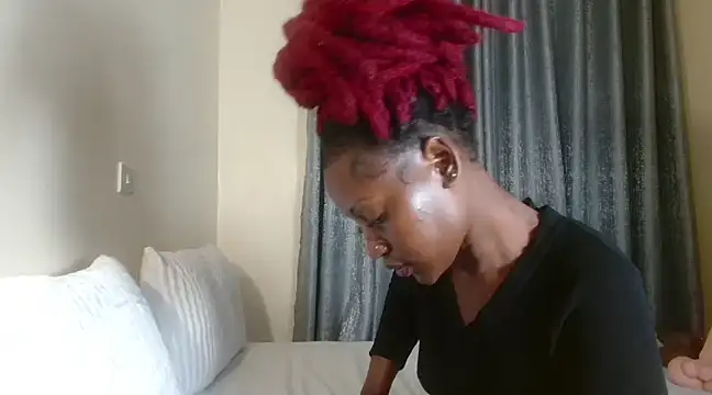 Snapshot of Elegant_Ebony chatting on February 24, 10:25 pm Elegant Ebony online show from February 24, 10:25 pm