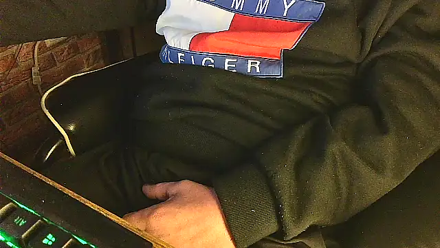 Snapshot of MarcTaya chatting on October 24, 10:50 pm MarcTaya online show from October 24, 10:50 pm