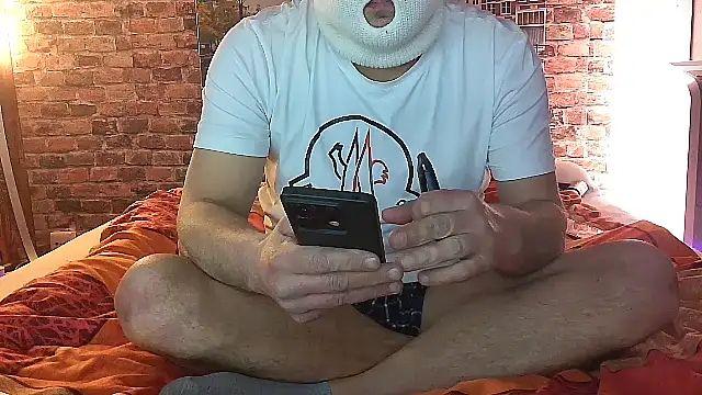 Snapshot of MarcTaya chatting on December 19, 9:55 pm MarcTaya online show from December 19, 9:55 pm