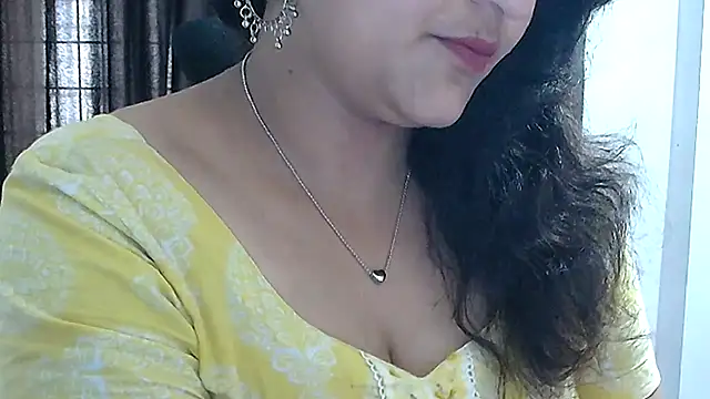Snapshot of Maria_55 chatting on May 10, 7:57 am Maria 55 online show from May 10, 7:57 am