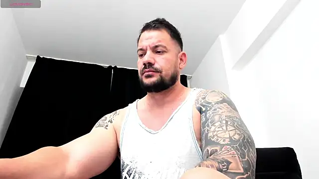 musclemonster31 online show from October 7, 10:40 pm
